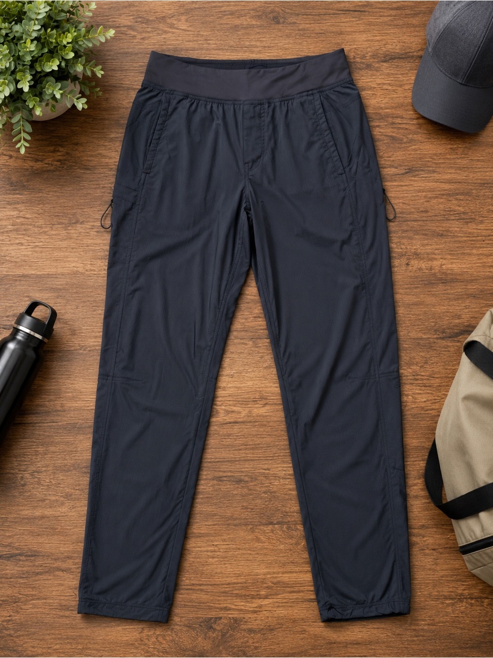 Lululemon Black Hiking Cargo Travel Pants Size 6/8